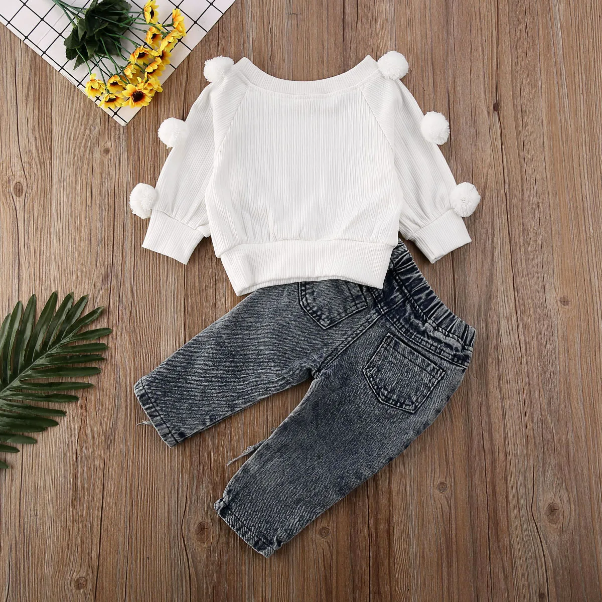 Коллекция года, весенне-осенняя одежда для малышей теплый вязаный свитер для маленьких девочек топы с помпонами+ рваные джинсовые штаны, комплект из 2 предметов