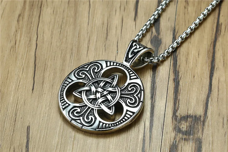 4852103792_1753929213