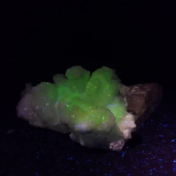 

161.1gElement samples of natural Zincite, crystal and fluorite