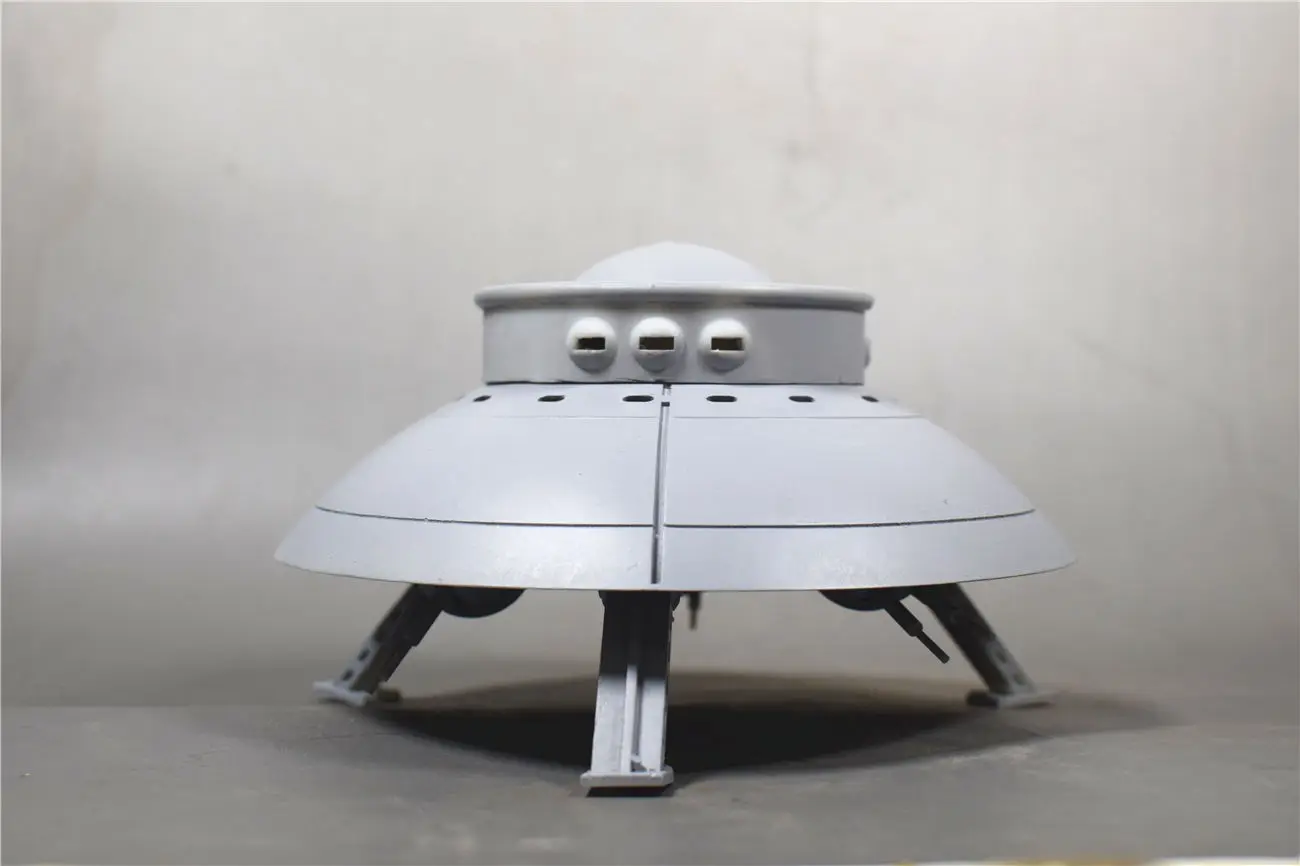 Modelo de disco voador de resina fundido,