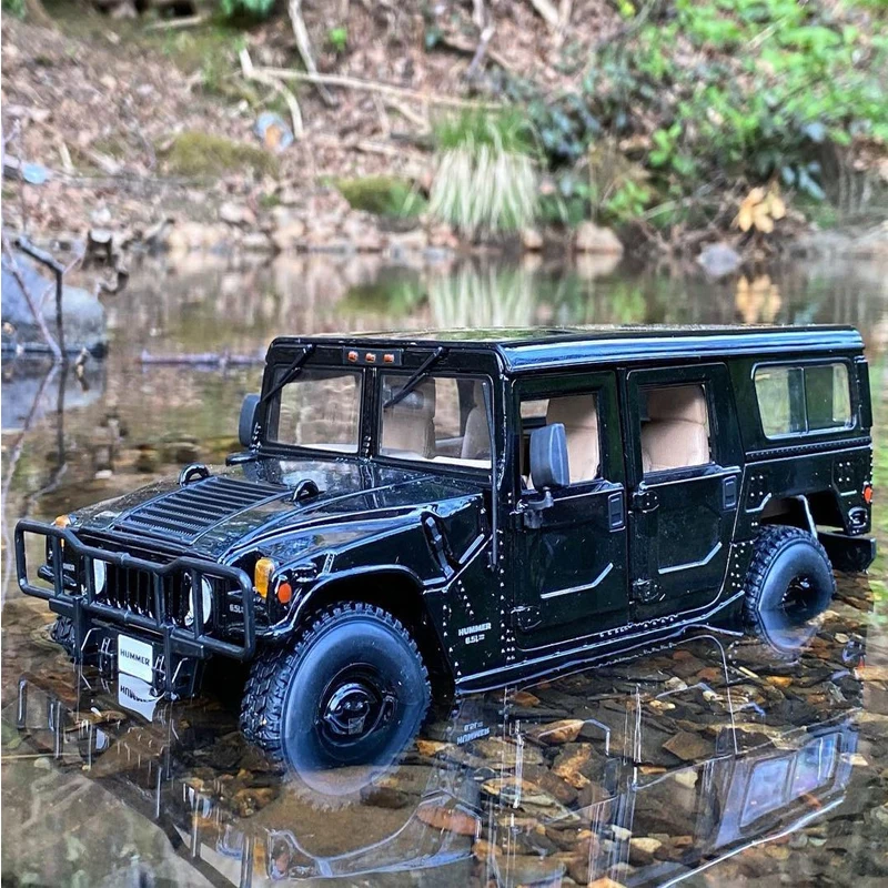 Имитационная модель автомобиля из сплава в масштабе 1:18 игрушки мужской