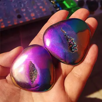 

1pcs Rare and beautiful seven-color flame halo quartz crystal carved crystal cave heart shaped Christmas gift
