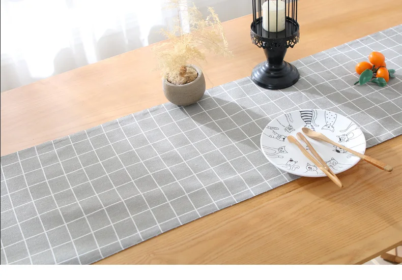 Camino De Mesa a cuadros a la moda gris con borlas en casa rectangulares Camino De Mesa Decoration navideuna De fiesta De Navidad - Цвет: Светло-серый