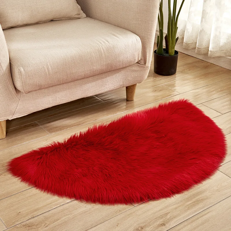 Белый полукруглый ковер для дивана в скандинавском стиле кожаный меховой