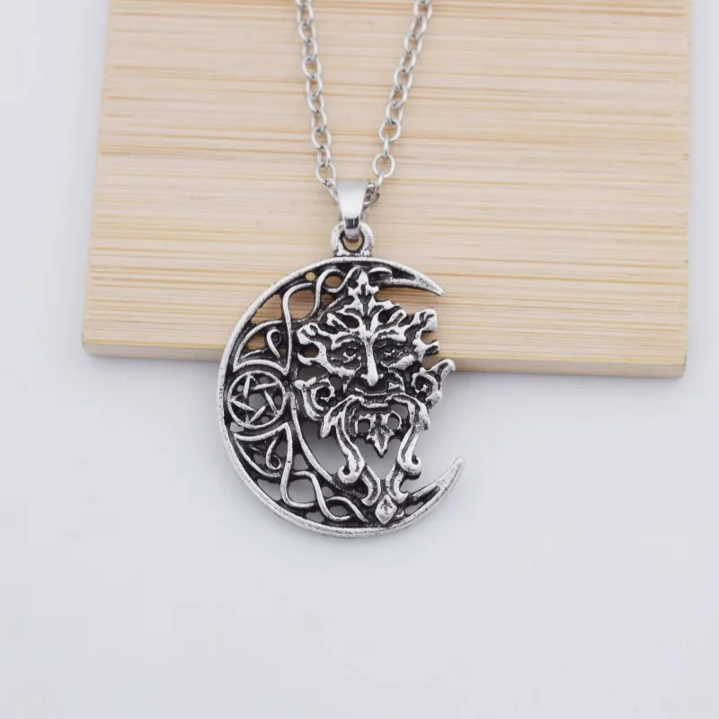 Crescent Celtic Knot Crow Wolf Necklace Pagan Animal Wiccan Moon Pendant | Украшения и аксессуары