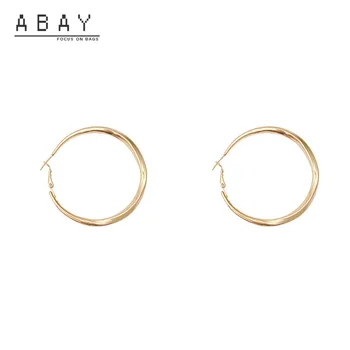 

Fashion Hot Selling Classic Circle Girl 2020 New Simple Versatile Temperament Exaggerated Retro High Sense Gold Earrings Women