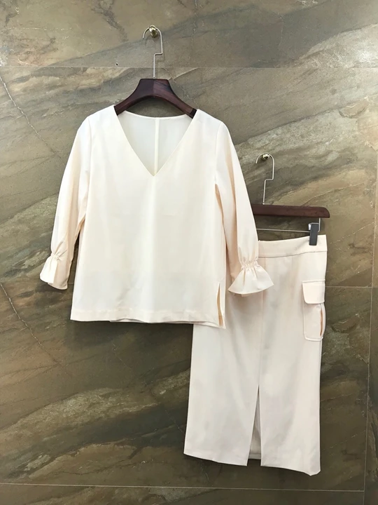 

2019 Early Autumn New Female V-collar Pure Decorative Long-sleeved Top + Loose Waist Open Half Skirt Suit 901