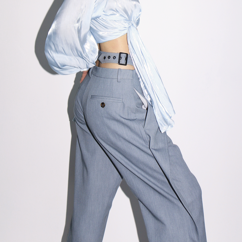 [EAM] брюки с высокой талией, с дырочками, с завязками, новинка, свободные, темпераментные, плиссированные брюки, женская мода, весна-осень, JZ180