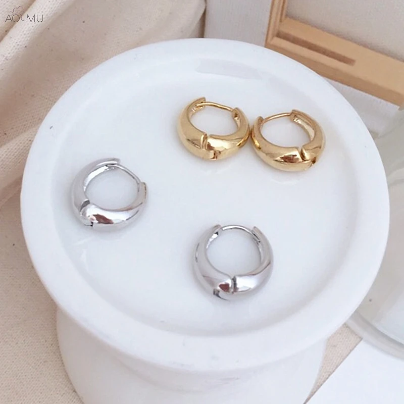 AOMU минималистский Зажигалка интересного дизайна цвета: золотистый, серебристый матовый круглые серьги-гвоздики для женщин Подарки женщине на день рождения вечерние ювелирные изделия Букле