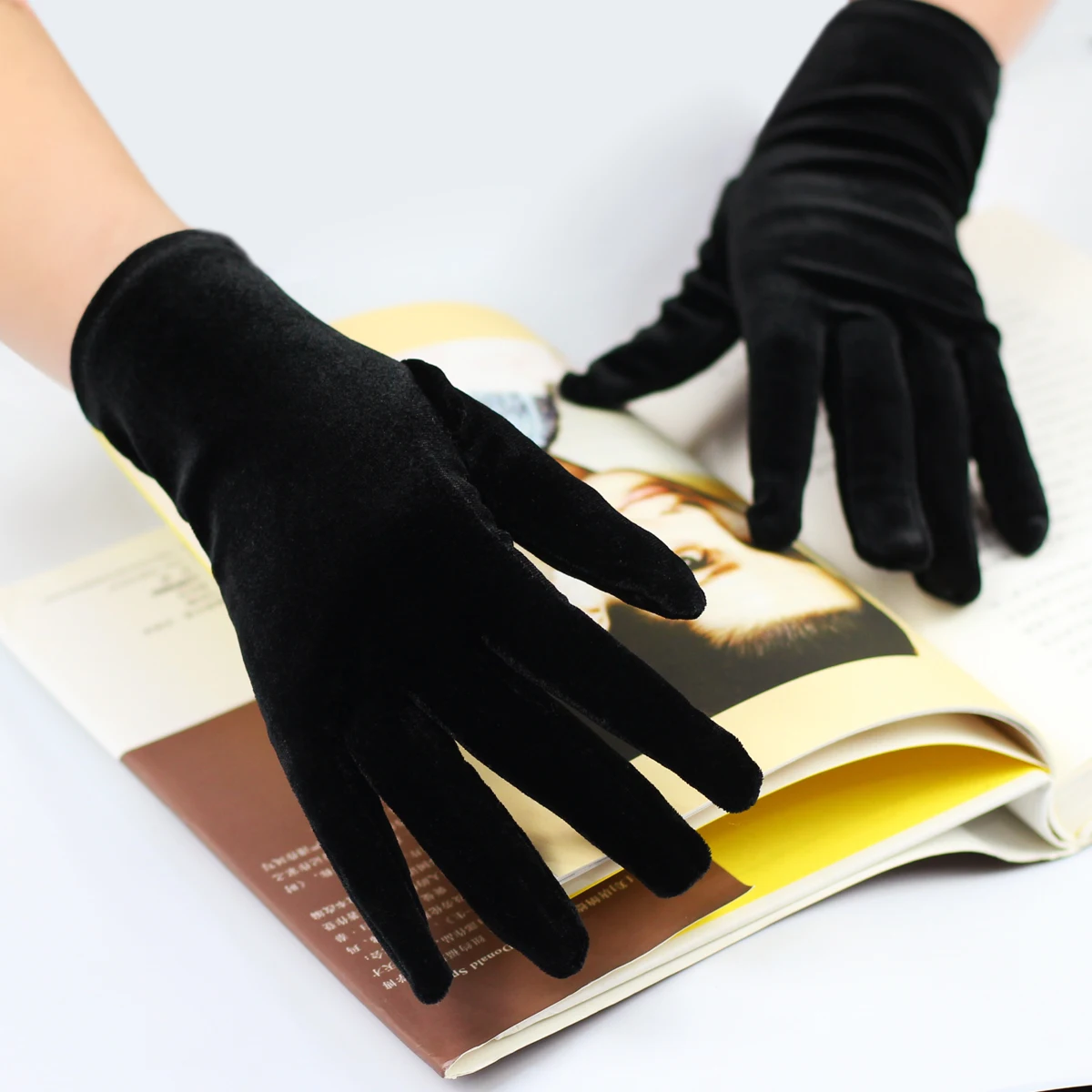 WG011-1 simple wedding bridal black short gloves velvet