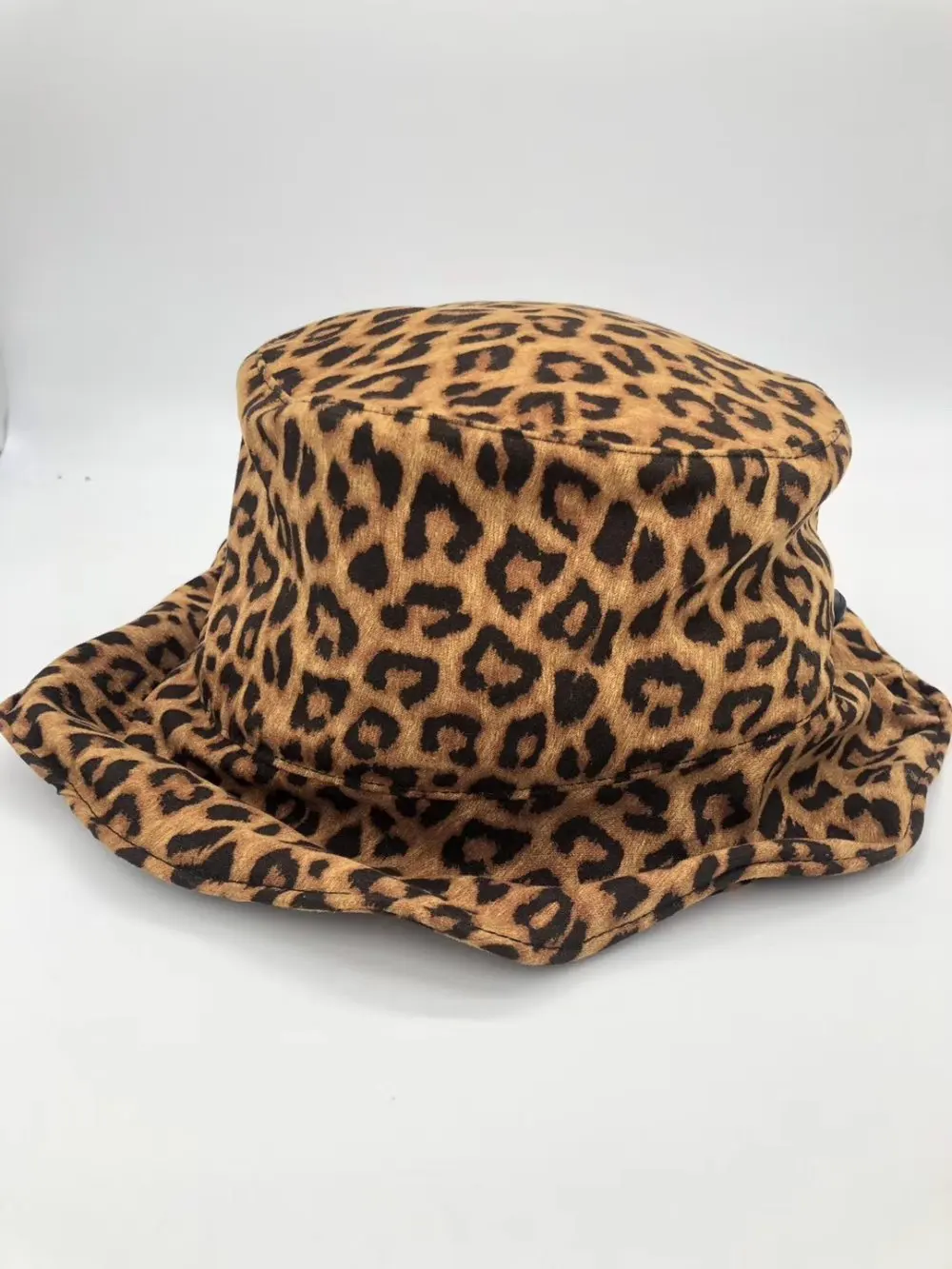 Модные женские шляпы с леопардовым и черным принтом, двухсторонняя Рыбацкая шляпа, уличная шляпа для путешествий, солнцезащитная Кепка от производителя, как ваш логотип
