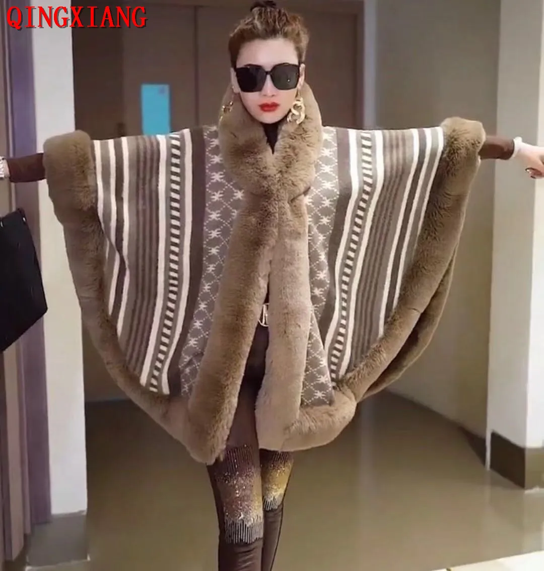 Winter Warm Big Pendulum Capes Fashion Stars Printed Poncho Women Out Streetwear Faux Rabbit Fur Collar Batwing Sleeves Overcoat