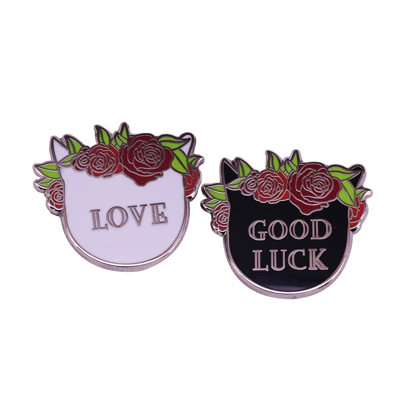 Cute Cats Head Badge Per Le Donne Coppia Bambini Cartoon Buona Fortuna Amanti Degli Animali Flair Addizione