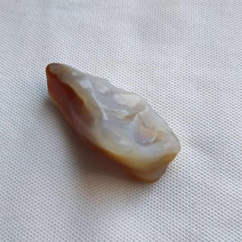 Natural beautiful stone Ornamental raw stone raw agate Silk Road Collectibles unique collection Natural beautiful stone Ornamental raw stone raw agate Silk Road Collectibles unique collection