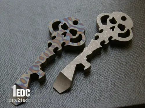 

Titanium Keychain Pendant Bottle Opener Screwdriver Crowbar Pry Bar EDC TOOLS