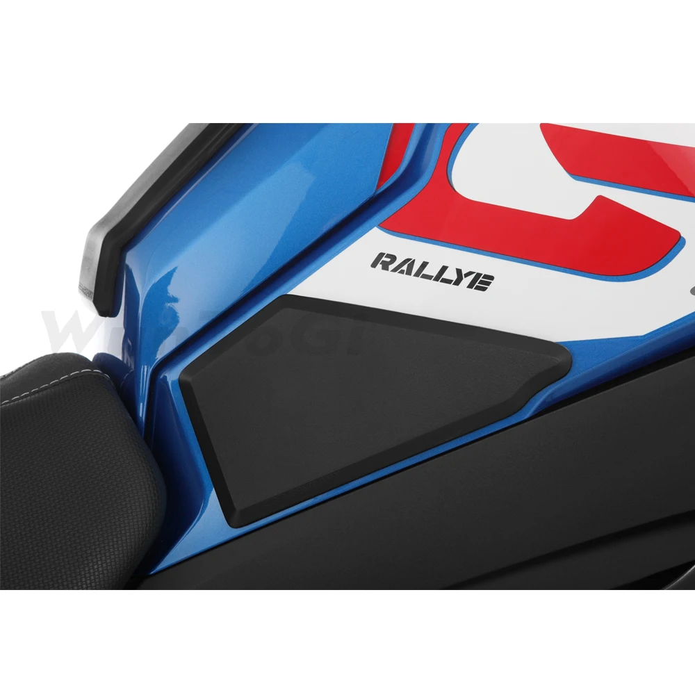 Рисунок 2 - Наклейки на бак мотоцикла для BMW