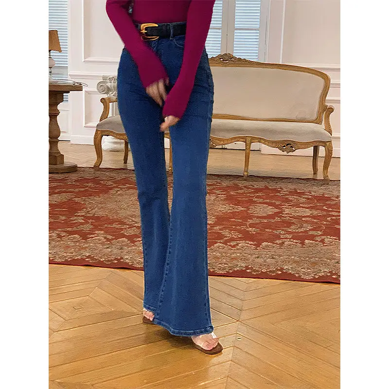 Рисунок 5 - Женские винтажные узкие расклешенные