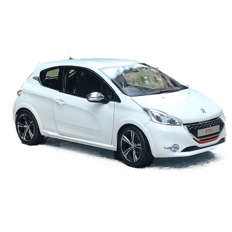 Миниатюрная модель автомобиля из сплава Peugeot 1/18G-TI металлическая статическая