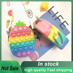 Bolsa de Popite portátil para aliviar el estrés para niños, juguete para regalo sensorial de piña y fresa, juguete para regalo