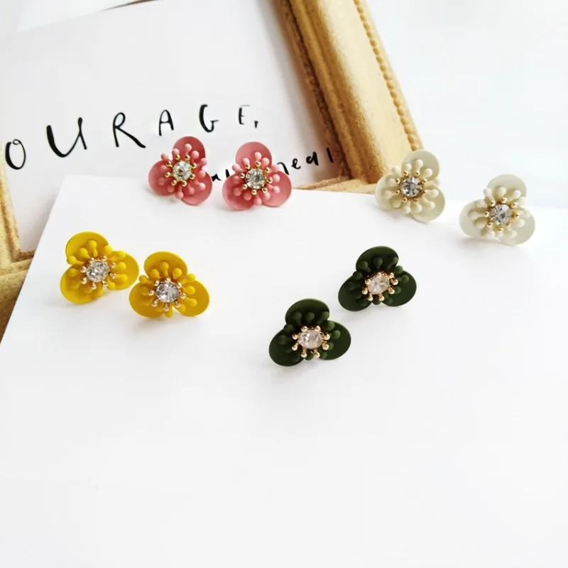 

Korean Fun Sweet Girl Jewelry Simple Creative Metal Paint Flower Stud Earrings for Girl Women's Accessories Colorful Ear Clip