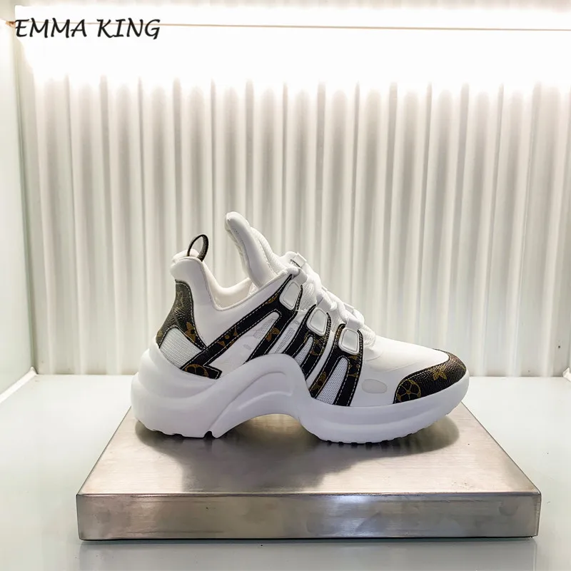 Brown and White Дизайнерские женские кроссовки Emma King на шнуровке; спортивная обувь для бега; Повседневная обувь из вулканизированной кожи и лайкры на плоской подошве; Прогулочные кроссовки - Цвет: Brown and White