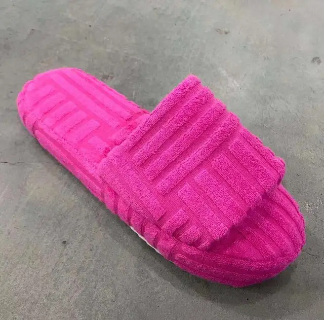 Luxury Brand Peep Toe Thick Sole Women Slippers Green Corduroy Flat Outwear Ladies Slides Summer Autumn Runway Flip Flops Women Rosy Red