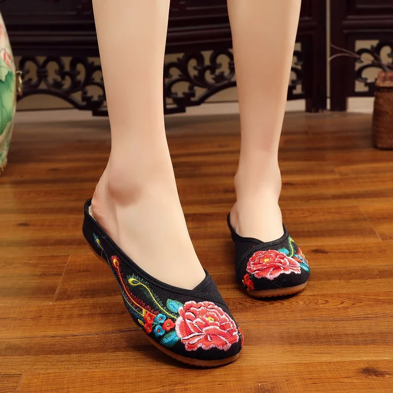 

2018 Spring And Summer Season Cloth Slipper Ethnic Embroidery Slipper Small Slanted Heel Casual Household Slippers Women's Se111