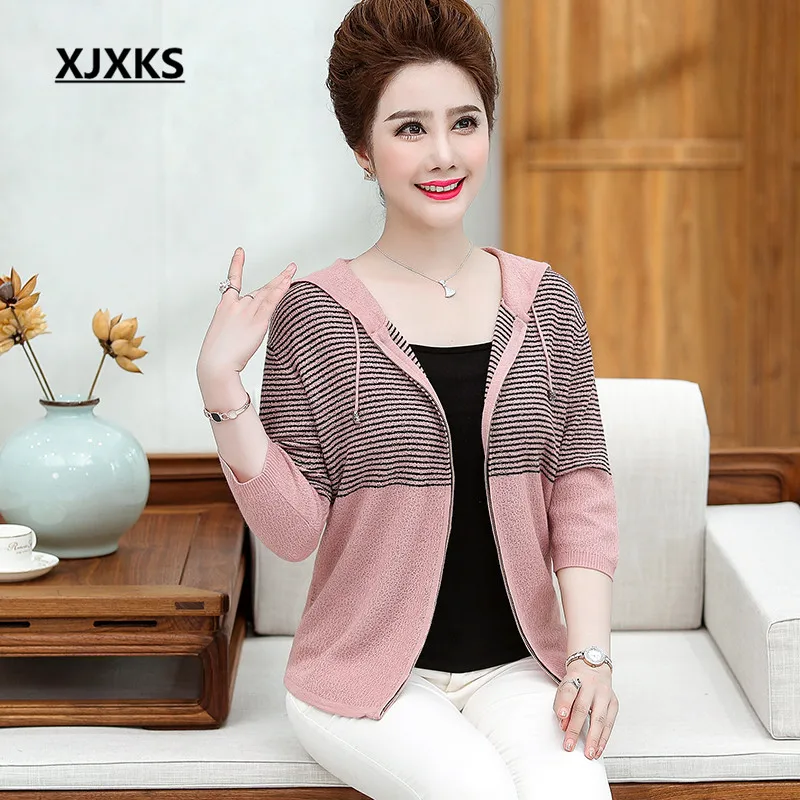XJXKS Fashion striped women's knitted cardigan autumn winter new comfortable cashmere hooded women's sweater cardigan - Цвет: Розовый