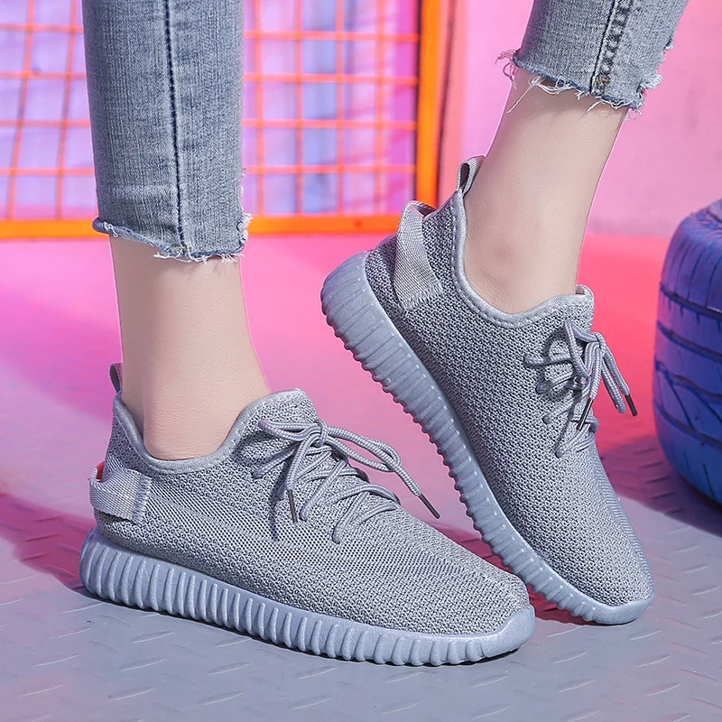 Женская прогулочная обувь Kanye 350 кроссовки для спорта на открытом воздухе Роскошные Дизайнерские кроссовки для девушек