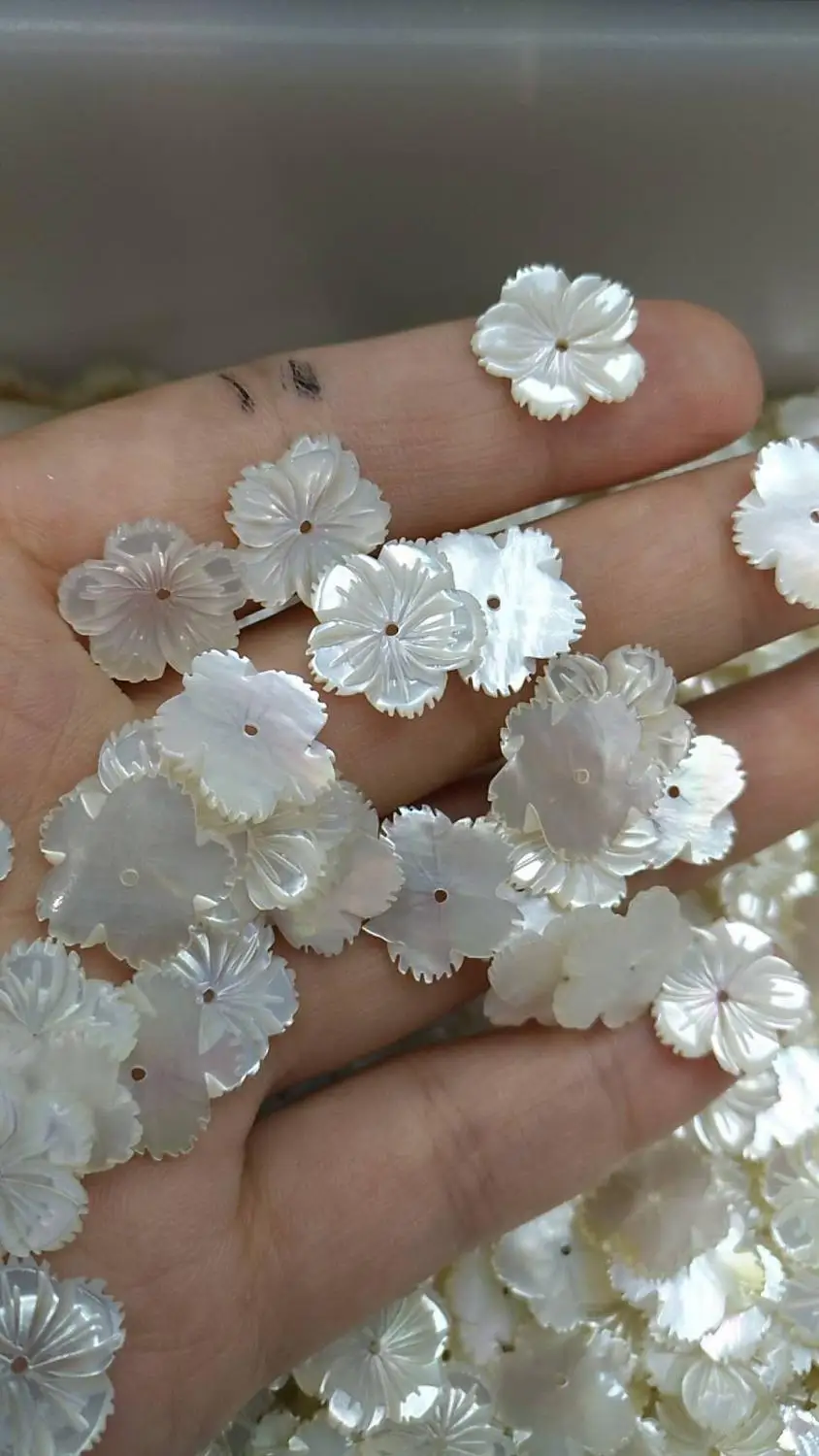 

White MOP Shell Flowers 15mm, Carved Mother of Pearl Flower beads, 50pcs
