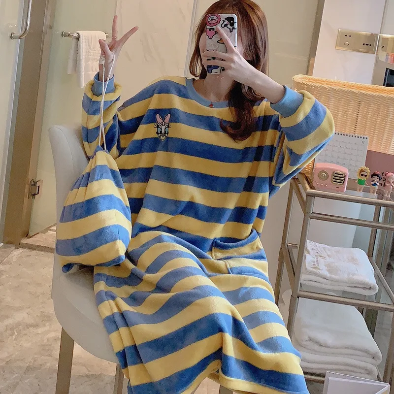 

[According Feminine] Winter Flannel Nightgown Network Red Pajamas Tracksuit-3052 # M-XL Send Storage