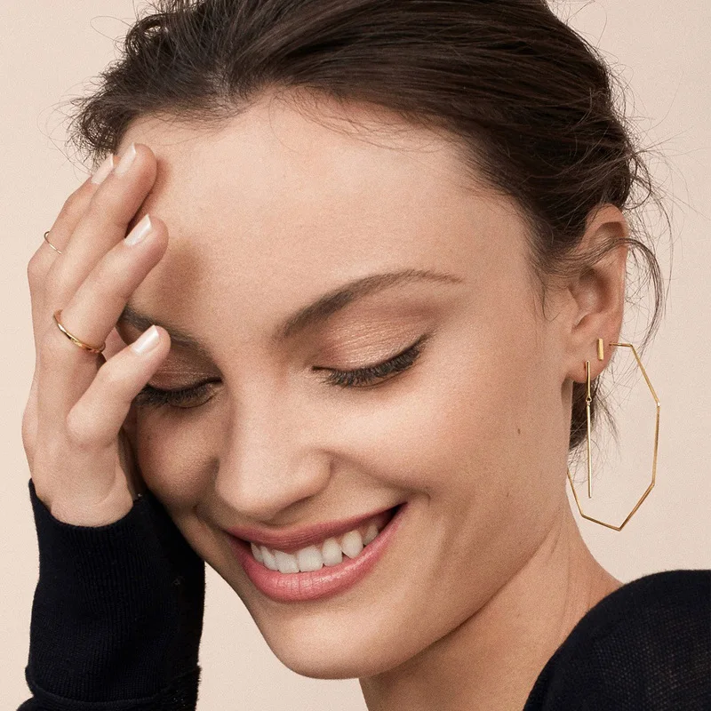 

Simple Geometry Exaggerated Hollow Earrings For Women Ename Metro Copper Joker Hoop Earrings Boho Jewelry Accessory Wholesale