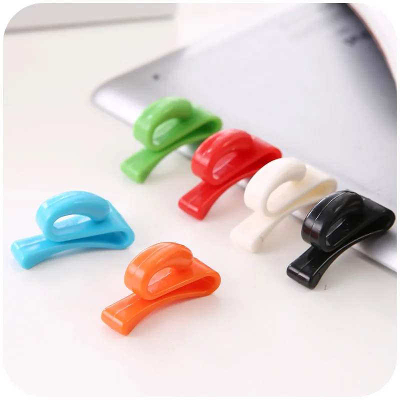 Plastic Mini Bag Keychain Built In Hook 2Pcs Random Color Quick Retrieval Convenient Find Items Prevent Loss multi purpose hooks,bag hook,bag hanger