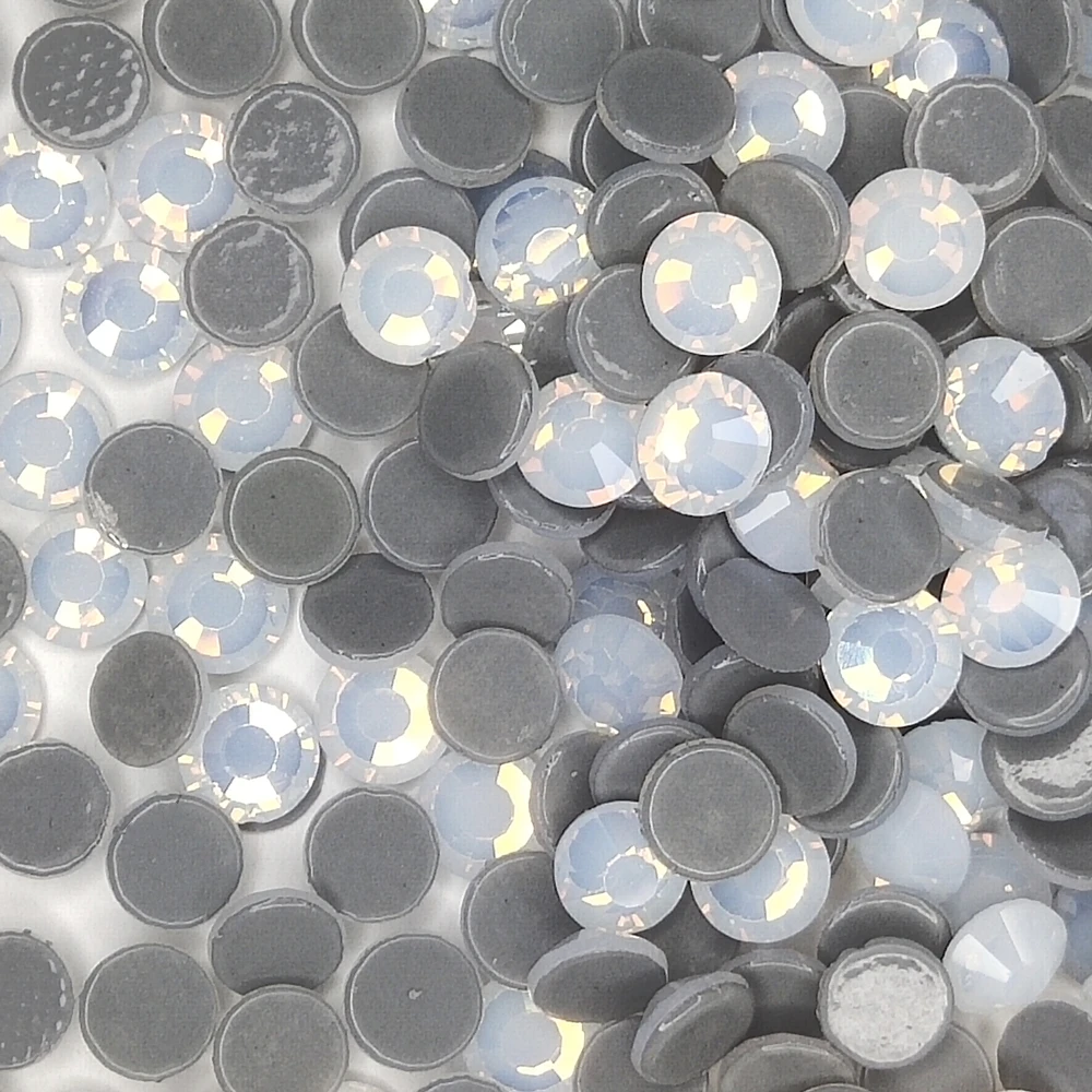 Top Quality White Opal Hot Fix Strass Super-Glitter Di Vetro Strass Ferro Sulle Pietre Per Il Tessuto Dell'Indumento/Vestiti Fai Da Te