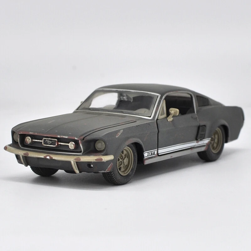 Maisto 1:24 Ford Mustang GT 1967 литая модель автомобиля игрушечные машинки модель винтажный автомобиль - Цвет: Matte Black