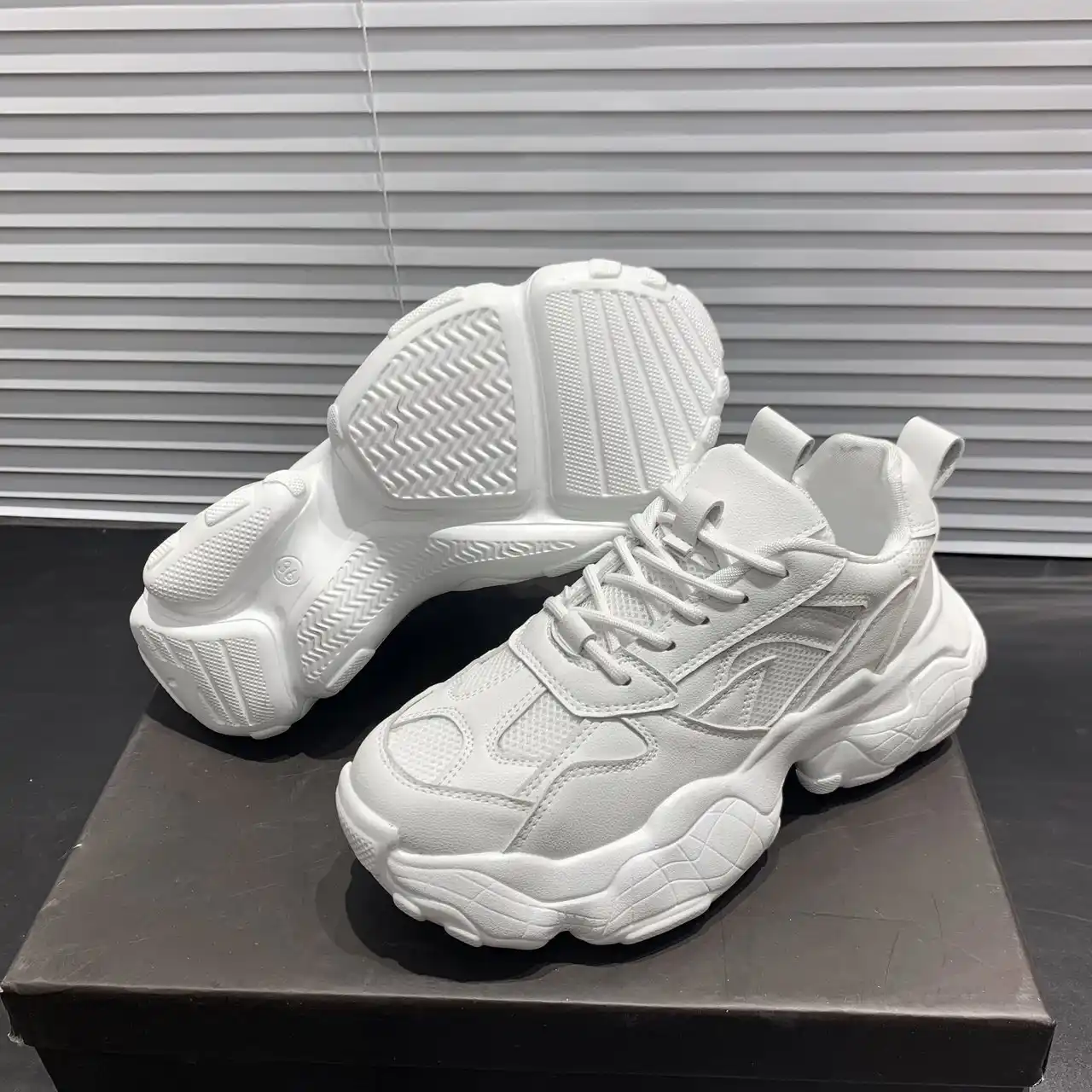 新ファッション高品質加硫スポーツ靴純粋な色黒 白分厚いカジュアル厚いハイヒールレースアッププラットフォーム女性スニーカー レディースヴァルカナイズシューズ Aliexpress