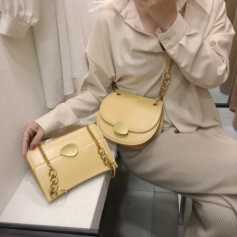

Women's Bag 2019 New Korean Version (Size) Single Shoulder Slant Bag Chic Simple Texture Lock Small Square Bag