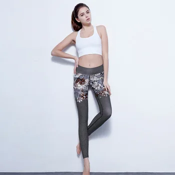 

Female Korean version of 2019 shows summer printing breathable sweat absorption and quick drying nine-point lady Pants leggings