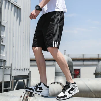

Spring and summer 2020 new men's popular striped pattern casual shorts five-point pants 843