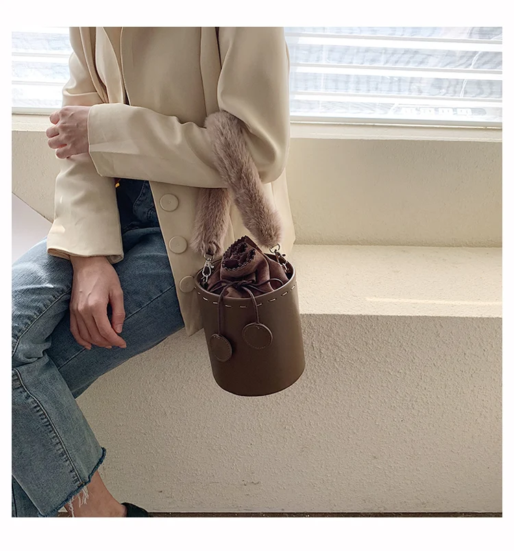 Элегантная женская плюшевая сумка-мешок Зимняя Новая высококачественная кожаная женская дизайнерская сумка повседневная сумка через плечо