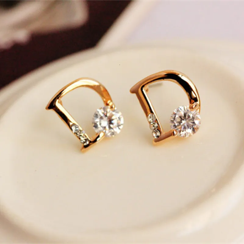 Bling Красота! Супер модные ювелирные изделия Сверкающие Золотые цвета буквы D индивидуальность серьги-гвоздики для женщин E270