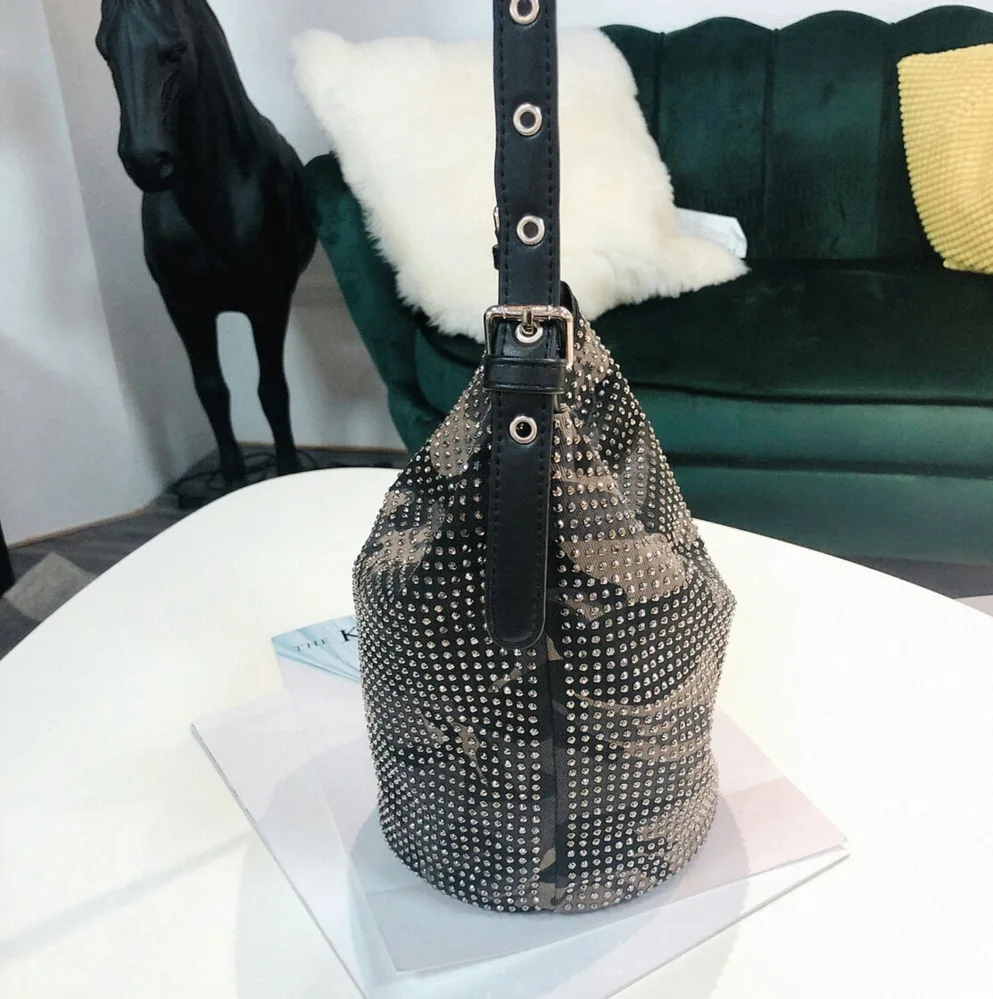 BXX Sac/ модная осенне-зимняя роскошная женская сумка дизайнерская Высококачественная кожаная камуфляжная сумка-ведро со стразами ZE559