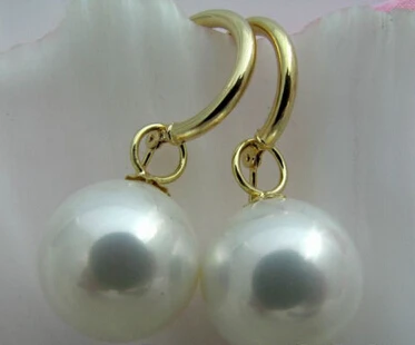 

9-10mm round white pearl dangle earring