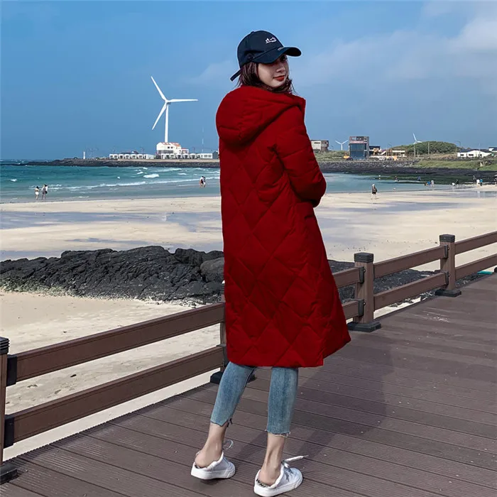 Новые женские парки Зимние Модные средней длины Толстая зауженная хлопковая куртка женская однотонная верхняя одежда с капюшоном Большие размеры JIU034