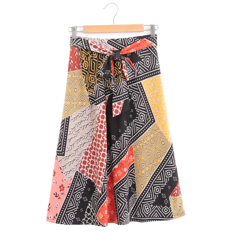 Printed skirt with geometric pattern stretch skirt