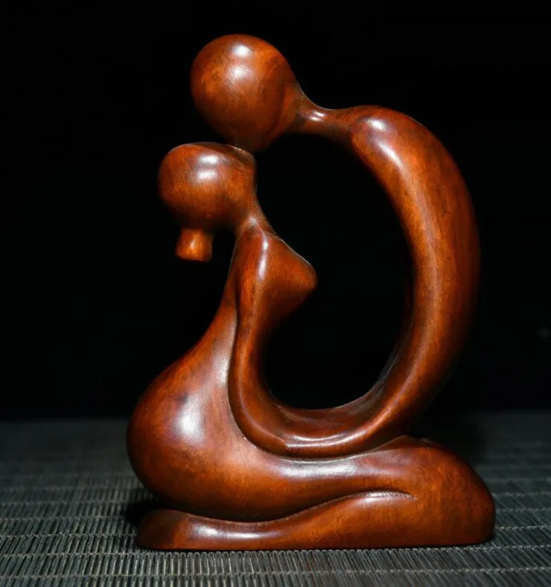 

Archaize seiko Hand-carved boxwood creative Love each other crafts statue