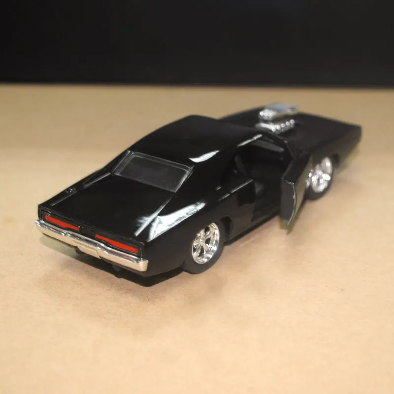 JADA 1/32 масштаб автомобиль игрушки 1970 зарядное устройство R/T литая металлическая