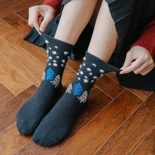 Хлопковые рождественские носки для женщин и мужчин; Новинка года; сезон осень-зима; новогодние носки с изображением Санта-Клауса и рождественской елки с изображением снежного лося