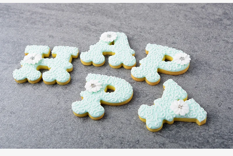 Alphabet Biscuits Coupe Moules,Taozoey Emporte Pièces Lettres,Emporte Pièce  Alphabet Acier Inoxydable,Coupe-biscuit 26 Pcs,Inoxydable Alphabet  Cutters,pour la Décoration de Gâteau, Biscuit, Scone : : Cuisine  et Maison