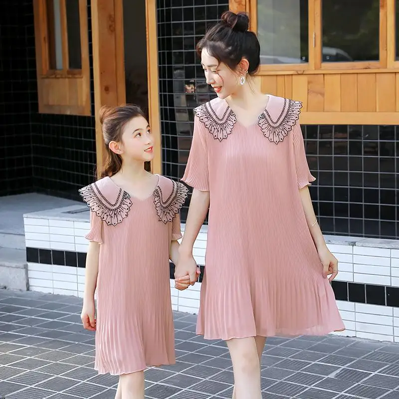 Детские одинаковые платья для близнецов и сестер одежда всей семьи платье мамы